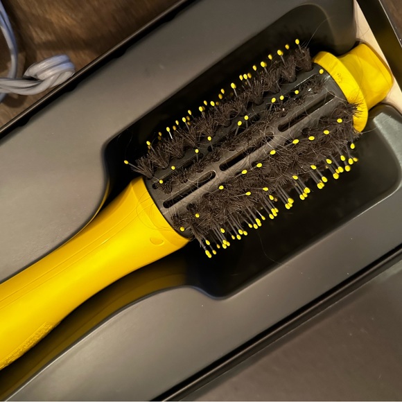 Dry Bar blowout brush - Picture 4 of 4